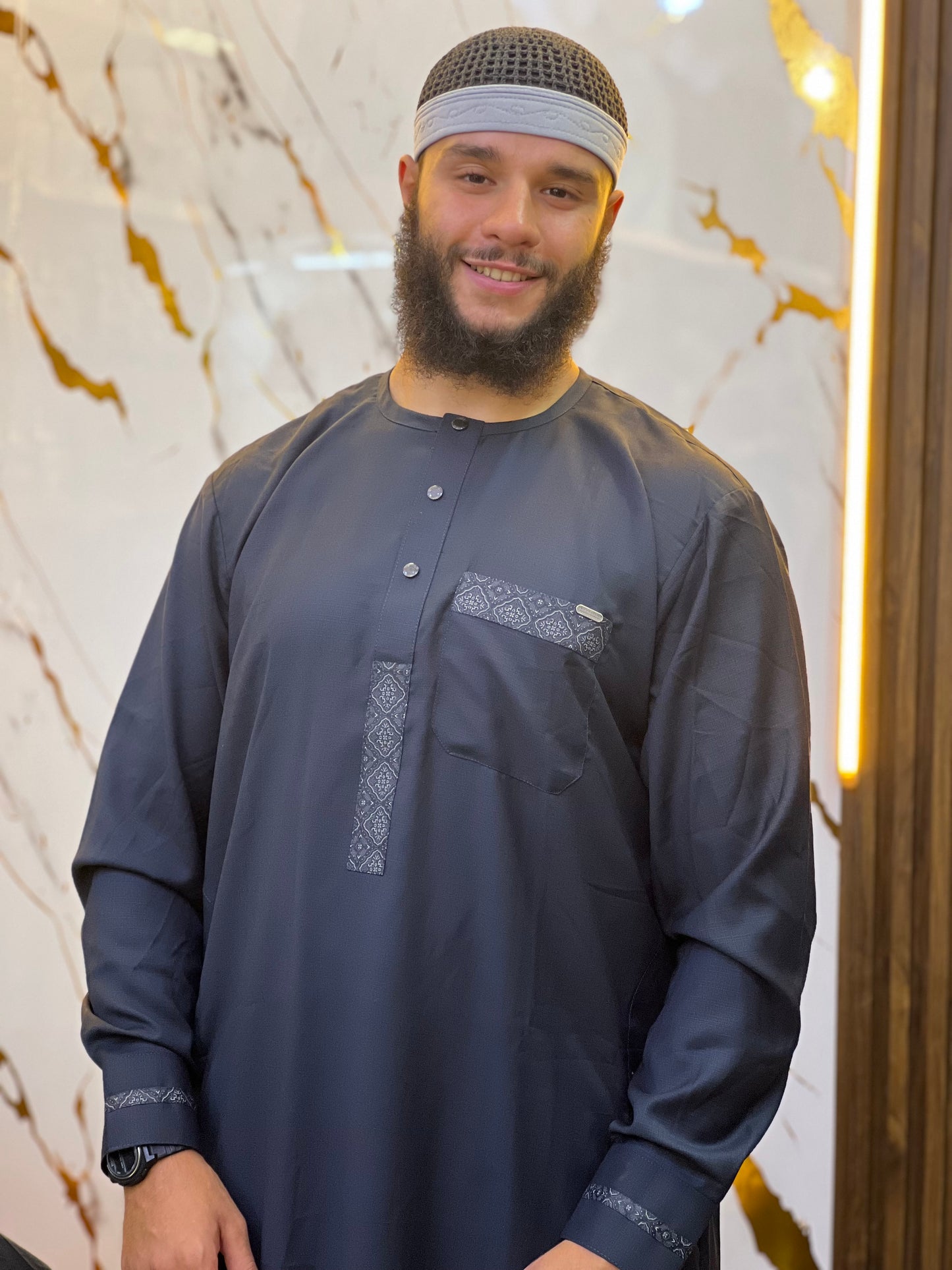 قميص الأنيس قطري رادكو بالمونش