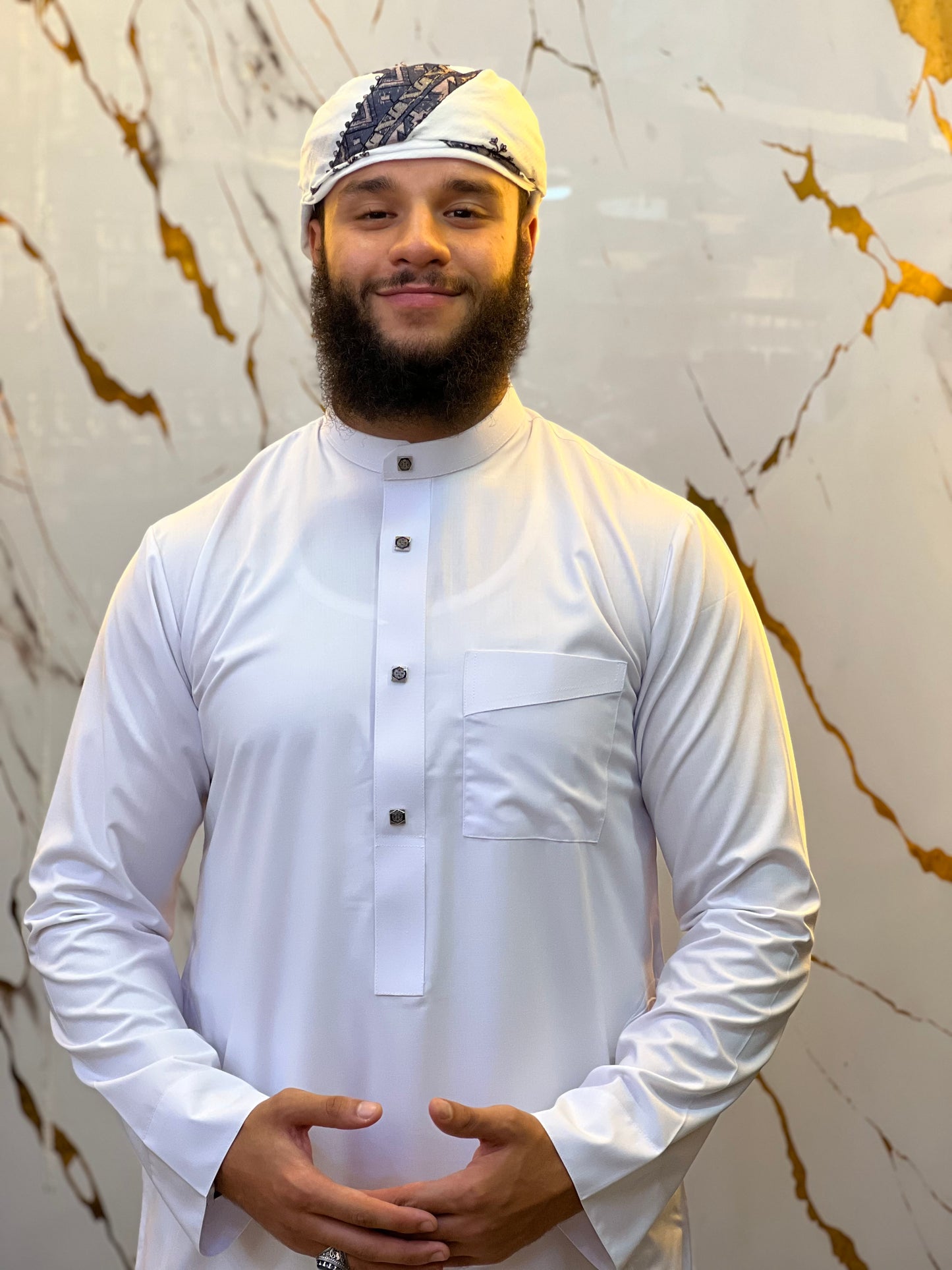 ثوب إدريس أبيض