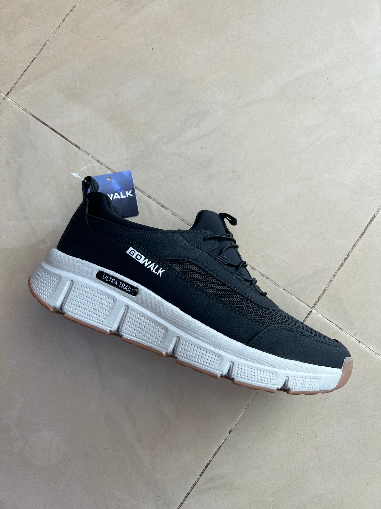 سكيتشرز شبابية