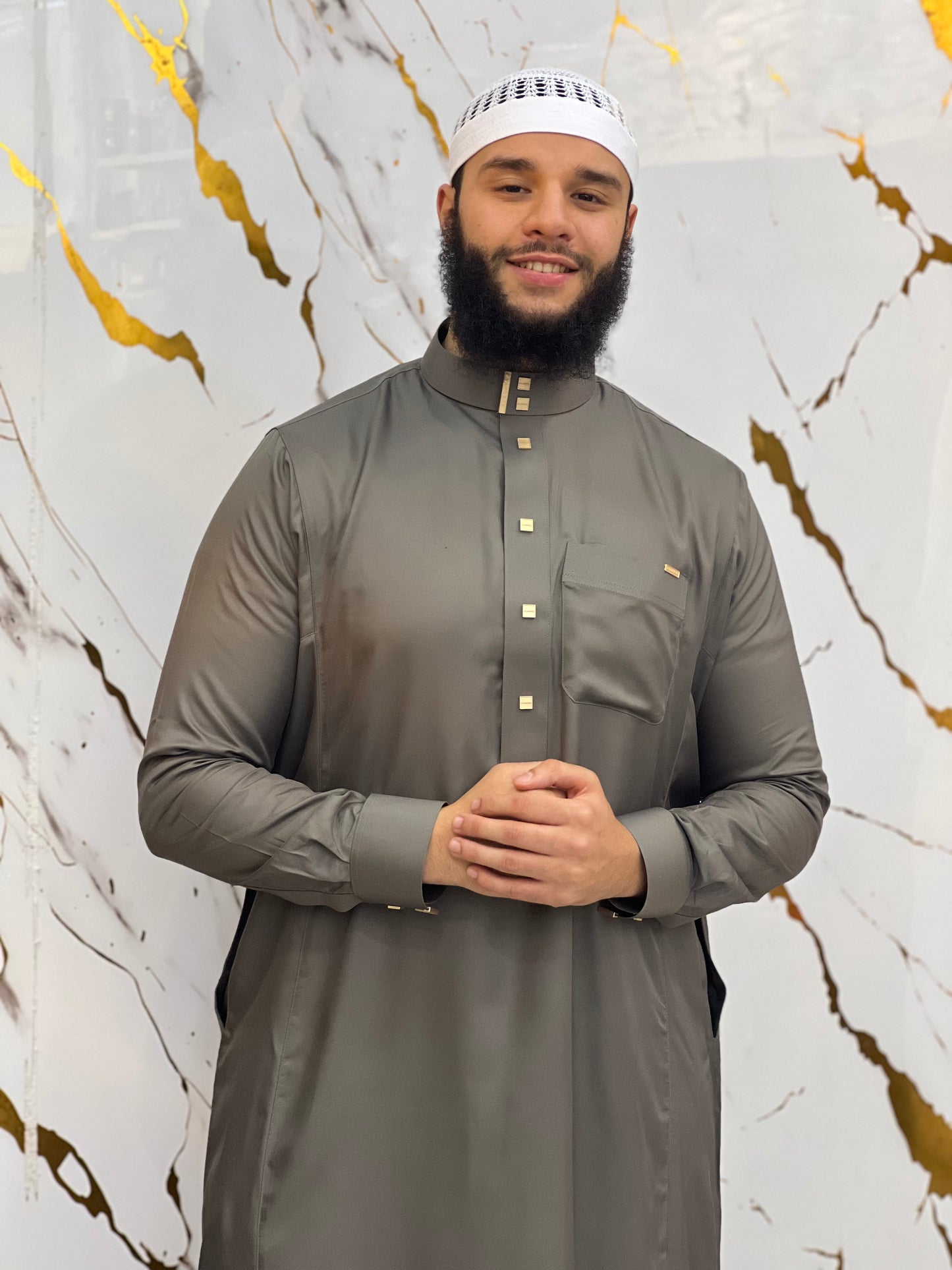 الاناقة الذهبية