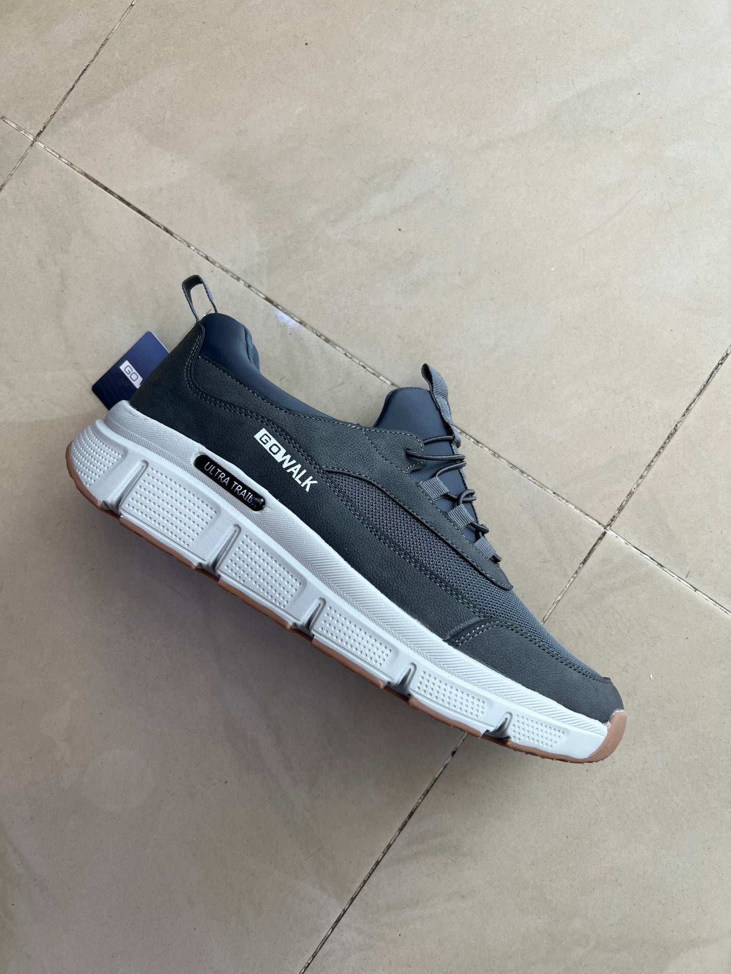 سكيتشرز شبابية